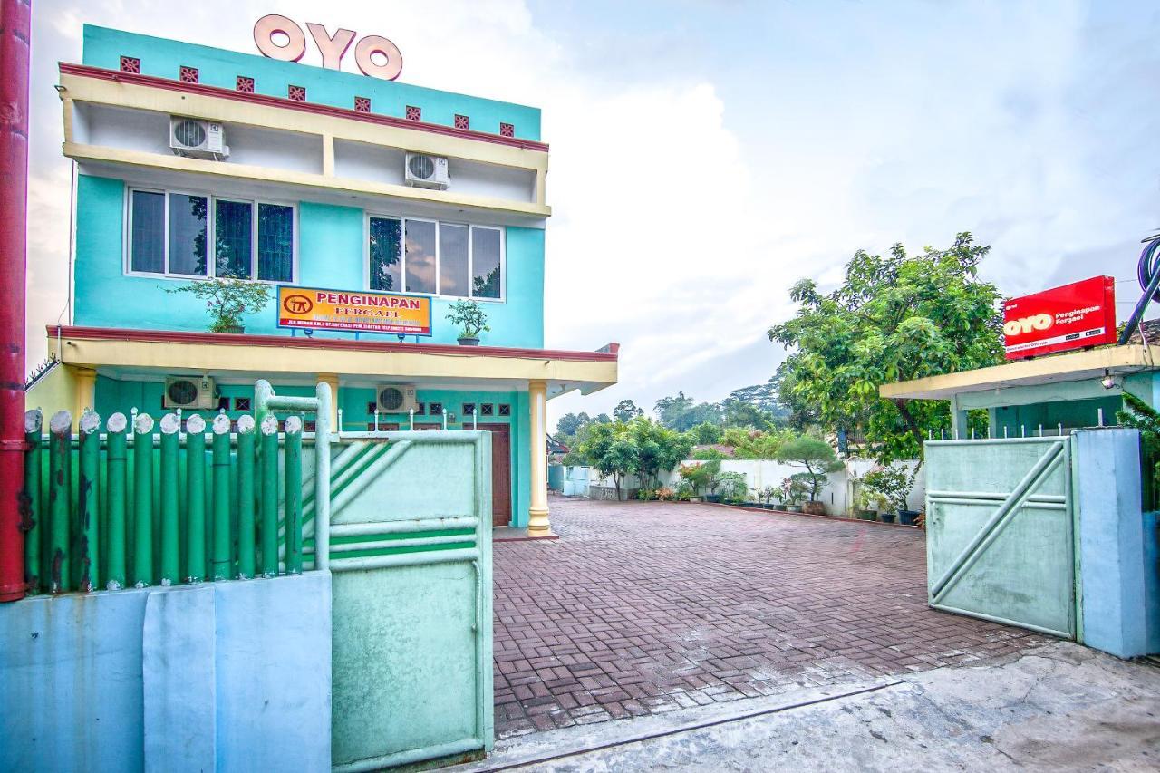 Oyo 796 Penginapan Fergael Pematangsiantar Ngoại thất bức ảnh